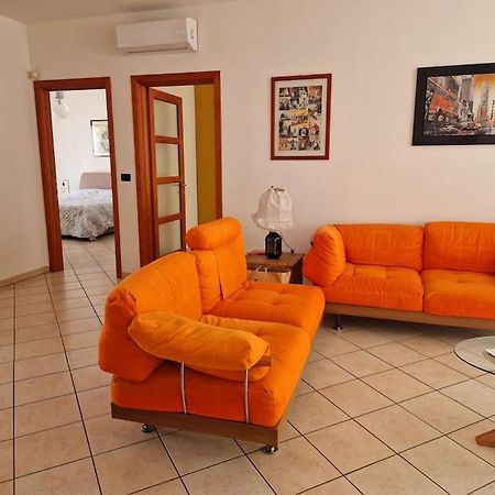 Apartament Officium Su Piazzetta Turyn Zewnętrze zdjęcie