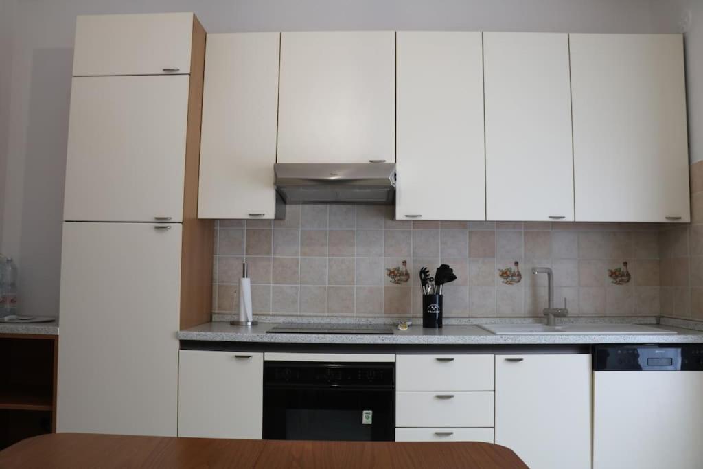 Apartament Officium Su Piazzetta Turyn Zewnętrze zdjęcie