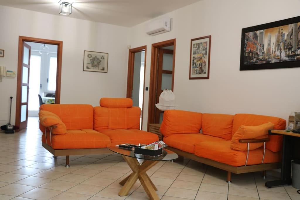 Apartament Officium Su Piazzetta Turyn Zewnętrze zdjęcie